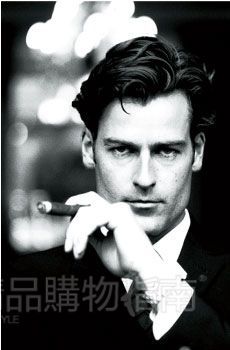 你的眼睛和笑容的礼貌度可够?
