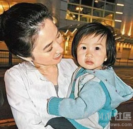 关咏荷和女儿