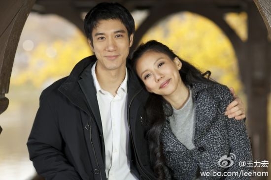王力宏与女友的亲密合影