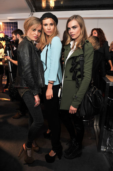 Suki Waterhouse与Georgia May Jagger还有Cara Delevingne