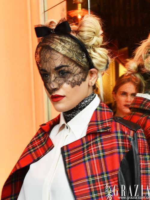 瑞塔·欧拉 (Rita Ora)