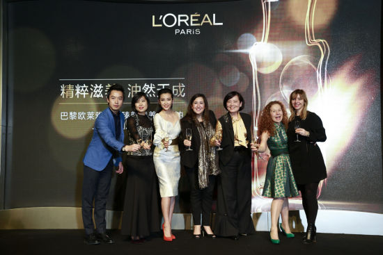 左起:许洪耀、鲍燕悦、李冰冰、Elisabeth Bouhadana、金韵蓉、Joëlle Ciocco、Marie 左起:许洪耀、鲍燕悦、李冰冰、Elisabeth Bouhadana、金韵蓉、Joëlle Ciocco、Marie