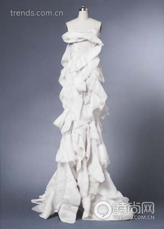 婚纱价格:RMB159,000