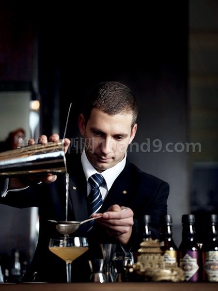 德国人Attila是国贸三期云-酷酒吧新来的调酒师 德国人Attila是国贸三期云-酷酒吧新来的调酒师