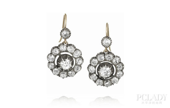 Olivia Collings 1960 年代 18K 白金钻石耳坠 $88,115