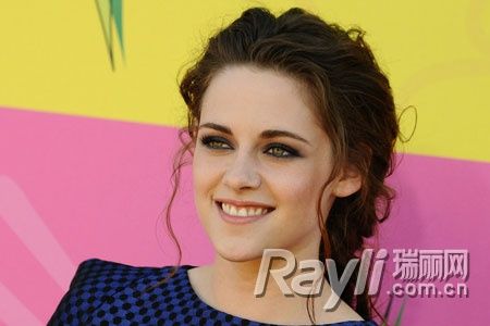 Kristen Stewart蓬松编发