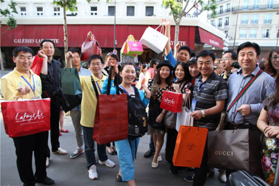 中国人已经成为了这些奢侈品牌的“最大客户” 中国人已经成为了这些奢侈品牌的“最大客户”