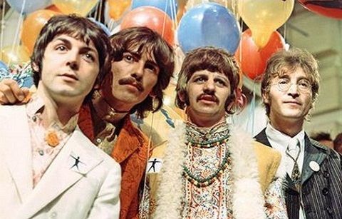 The Beatles的嬉皮士着装