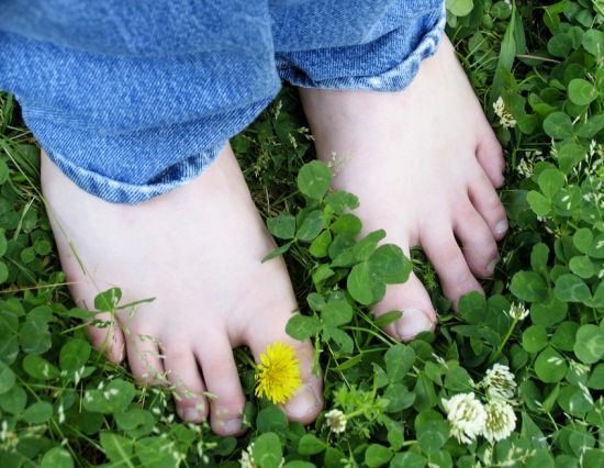 足细节暗示身体疾病