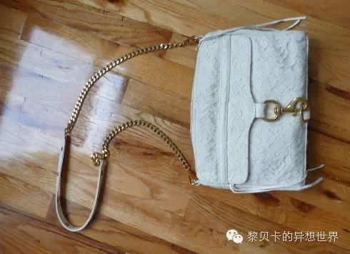 Rebecca为伴娘准备的礼物:乳白色蕾丝M.A.C Rebecca为伴娘准备的礼物:乳白色蕾丝M.A.C