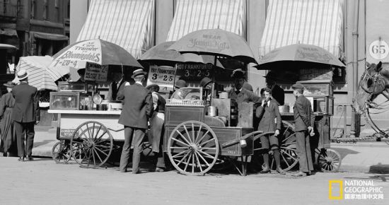1906年纽约街头的街边摊贩