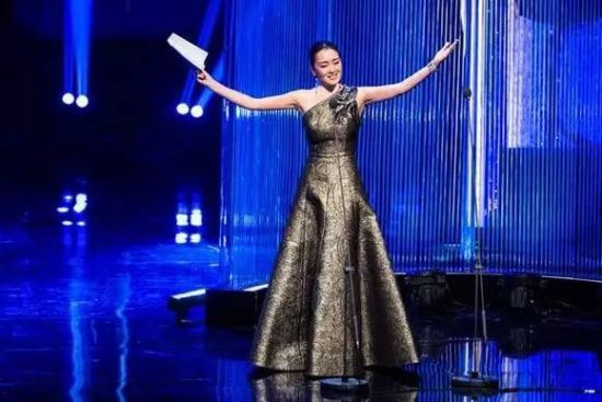 50岁巩俐的腰和37岁章子怡的婚戒