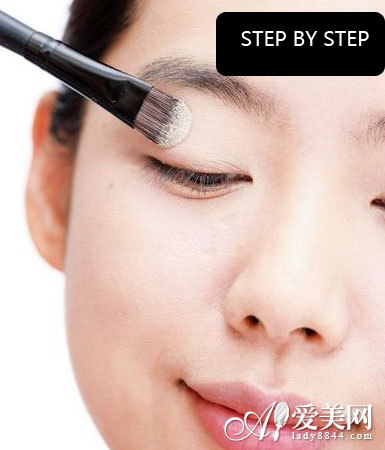 提亮上眼皮 提亮上眼皮