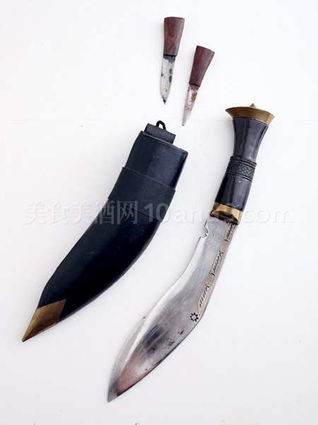 尼泊尔手工弯刀(尼泊尔人手里交换的) 尼泊尔手工弯刀(尼泊尔人手里交换的)