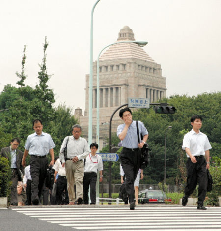 日本政府官员工资不高也不贪污