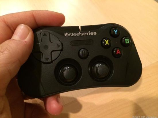 SteelSeries_Stratus 上手大小