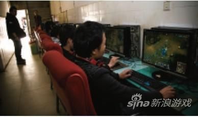 南昌协警工作期间网吧玩网游遭辞退