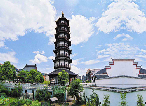 绳金塔:位于南昌市西湖区绳金塔街东侧,始建于唐天佑年间.