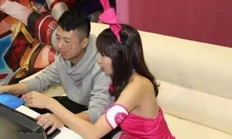 游戏女陪练市场新增跪式服务-英雄联盟专区