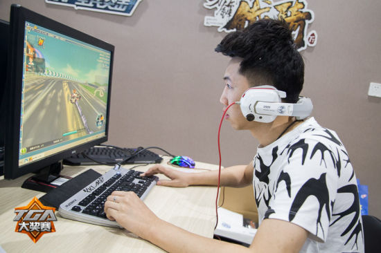 QQ飞车谭伟仪获个人竞速季军-手浪游戏专区