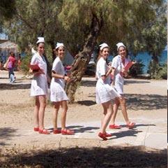 性感女护士海滩宣传任天堂掌机游戏_电视游戏