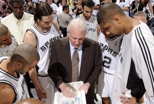 论英雄联盟教练一职的重要性