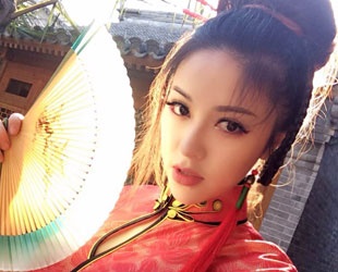 第一百零三期李若娜_新浪游戏美女访谈