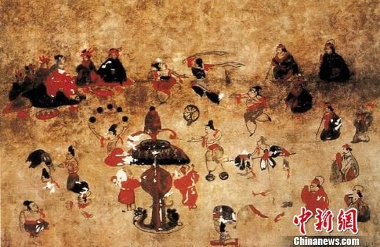 图为汉墓壁画中《舞乐百戏图》孙吉摄 图为汉墓壁画中《舞乐百戏图》孙吉摄