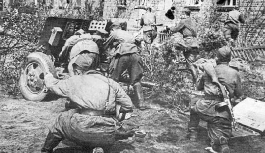苏联炮兵在牡丹江地区参与攻击 苏联炮兵在牡丹江地区参与攻击