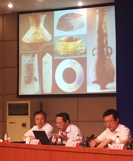 陶寺遗址的发掘,把华夏文明提前了300年。 陶寺遗址的发掘,把华夏文明提前了300年。