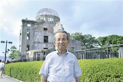 今年8月,儿玉光雄在广岛原爆遗址前。陈秋旭 摄 今年8月,儿玉光雄在广岛原爆遗址前。陈秋旭 摄