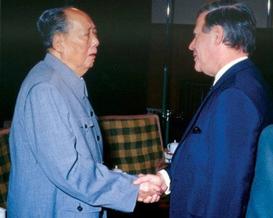 1975年10月31日,毛泽东会见前来访问的联邦德国总理赫尔穆特·施密特 1975年10月31日,毛泽东会见前来访问的联邦德国总理赫尔穆特·施密特