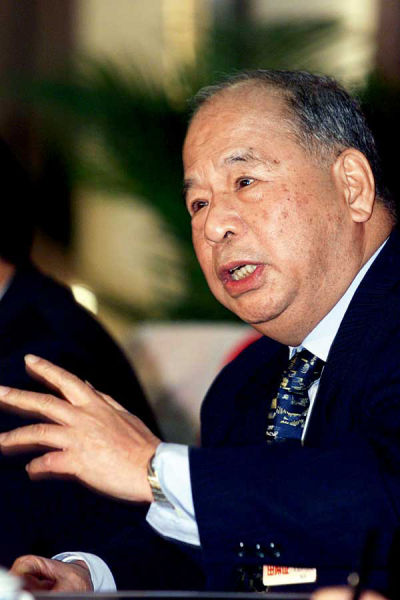 2002年3月8日,中共中央政治局常委尉健行出席九届全国人大五次会议黑龙江团审议会时强调,要坚进一步坚定反腐败信心。 2002年3月8日,中共中央政治局常委尉健行出席九届全国人大五次会议黑龙江团审议会时强调,要坚进一步坚定反腐败信心。