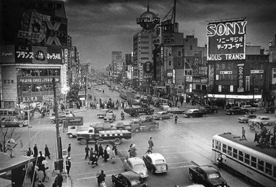 1959年的日本东京。 1959年的日本东京。