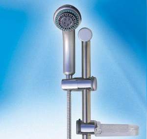 问题淋浴喷头超市仍在卖 选择时要看耐用和节