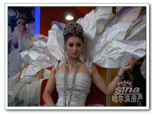 美罗婚纱_美罗培南图片