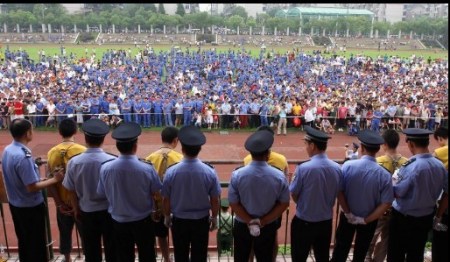 涟钢公捕公判大会引六千人围观