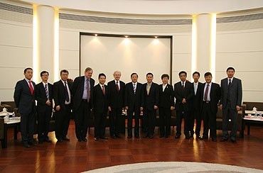 香港怡和集团总裁黎定基先生及集团高管一行与沈阳市政府领导合影