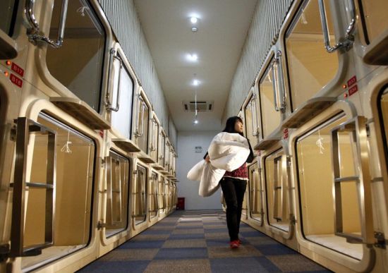 "胶囊旅馆"城市外来者的蜗居人生