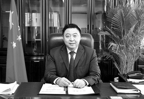 海城市人民政府市长 项世伟