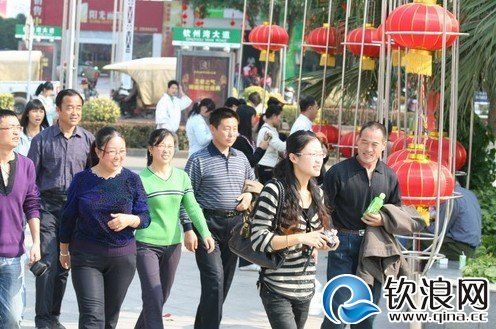 南马镇外来人口_南马使出 三板斧 抓好小城镇环境综合整治长效管理(3)