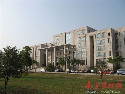 长河镇有多少外来人口_长河镇紧抓流动人口普法教育(3)