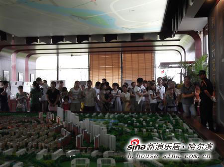 磨肩什么踵成语_成语故事简笔画(2)