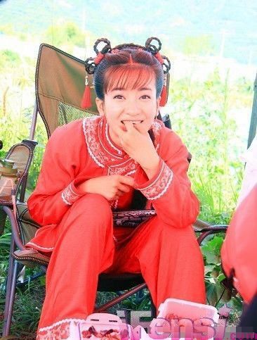 新还珠格格李晟成老燕子 曝家居照被指年龄造假 新还珠格格李晟成老燕子 曝家居照被指年龄造假
