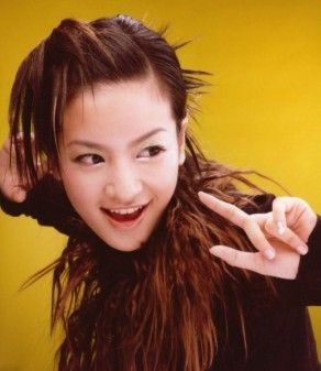 新还珠格格李晟成老燕子 曝家居照被指年龄造假 新还珠格格李晟成老燕子 曝家居照被指年龄造假