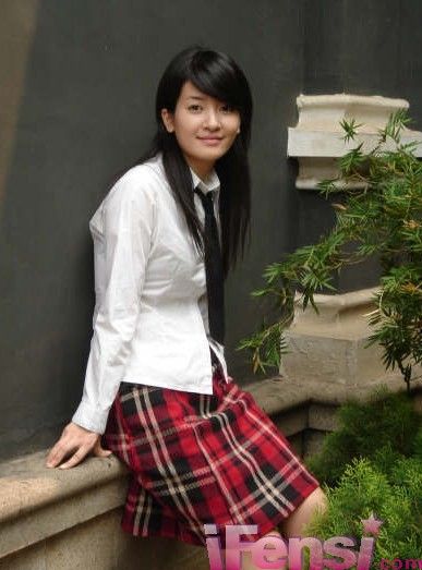 新还珠格格李晟成老燕子 曝家居照被指年龄造假 新还珠格格李晟成老燕子 曝家居照被指年龄造假
