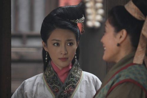 新水浒传全集与旧版比拼 张涵予甘婷婷家居照