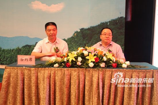 双方签约完毕 双方签约完毕