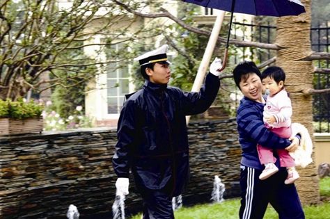 龙湖钻石级物业服务+细品15年如一家人般善