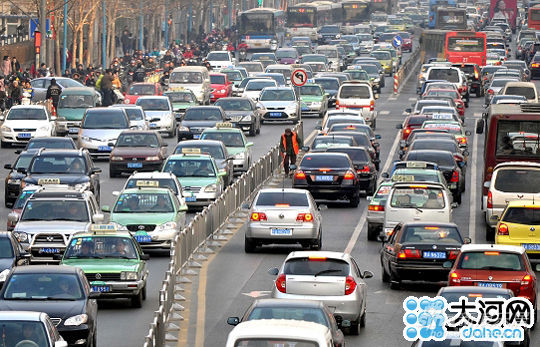 网友预测郑州三年左右将限牌 交警称这是最后